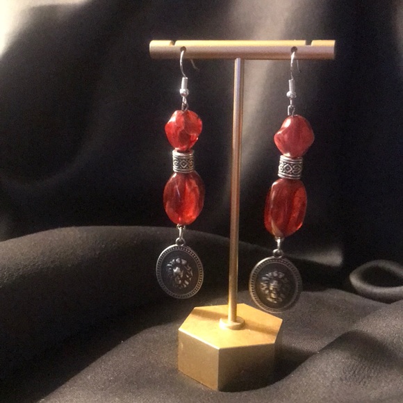 love, Savvy Handcrafted Red Beaded Lions Head Earrings - Picture 1 of 2